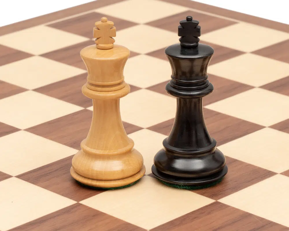 Conjunto Competição Tabuleiro de Xadrez em Madeira de Nogueira e Ácer, Jogo de Xadrez em Madeira de Buxo & Caixa de Arrumação em Madeira de Pau-Rosa Dourado - Image 6