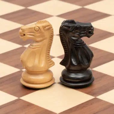 Conjunto Competição Tabuleiro de Xadrez em Madeira de Nogueira e Ácer, Jogo de Xadrez em Madeira de Buxo & Caixa de Arrumação em Madeira de Pau-Rosa Dourado - Image 7