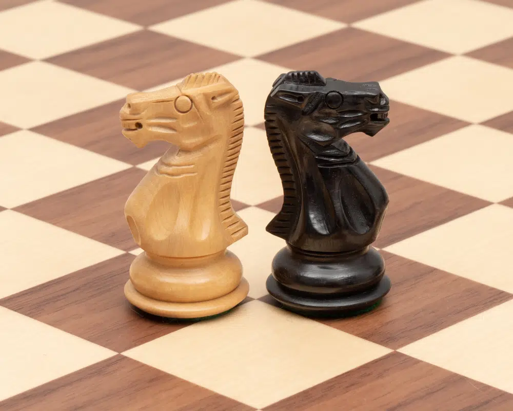 Conjunto Competição Tabuleiro de Xadrez em Madeira de Nogueira e Ácer, Jogo de Xadrez em Madeira de Buxo & Caixa de Arrumação em Madeira de Pau-Rosa Dourado - Image 7