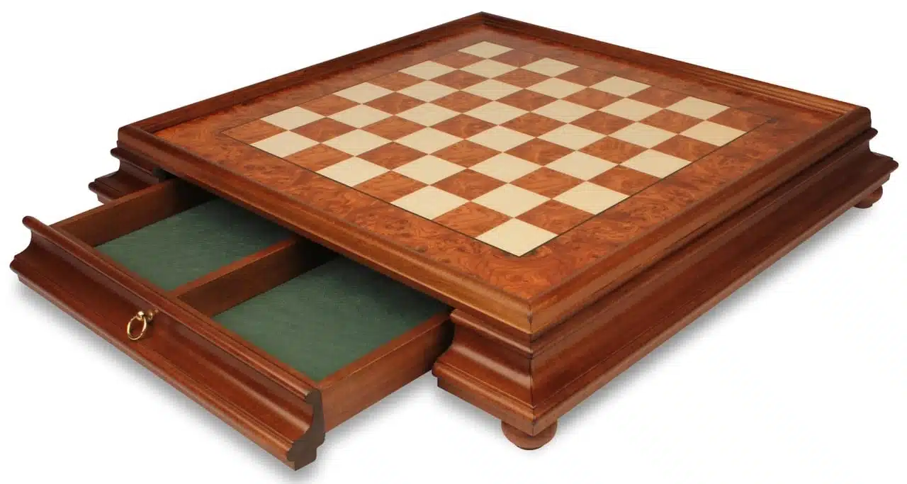 Conjunto Oriental Olmo Tabuleiro de Xadrez com Pé em Madeira de Olmo com Gaveta de Arrumação & Jogo de Xadrez em Madeira e Latão Maciço - Image 9