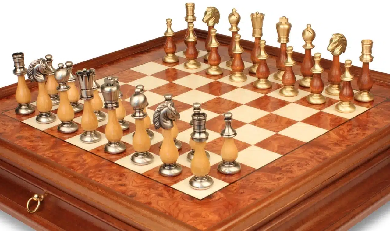 Conjunto Oriental Olmo Tabuleiro de Xadrez com Pé em Madeira de Olmo com Gaveta de Arrumação & Jogo de Xadrez em Madeira e Latão Maciço - Image 3