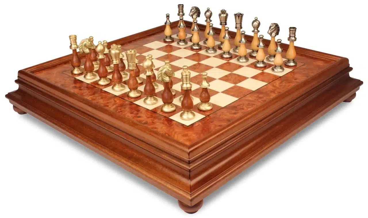 Conjunto Oriental Olmo Tabuleiro de Xadrez com Pé em Madeira de Olmo com Gaveta de Arrumação & Jogo de Xadrez em Madeira e Latão Maciço - Image 2
