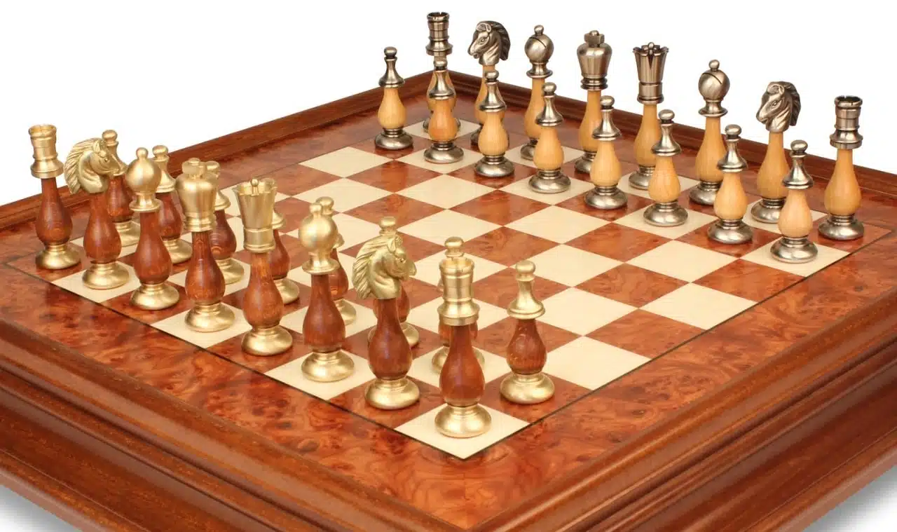 Conjunto Oriental Olmo Tabuleiro de Xadrez com Pé em Madeira de Olmo com Gaveta de Arrumação & Jogo de Xadrez em Madeira e Latão Maciço - Image 6