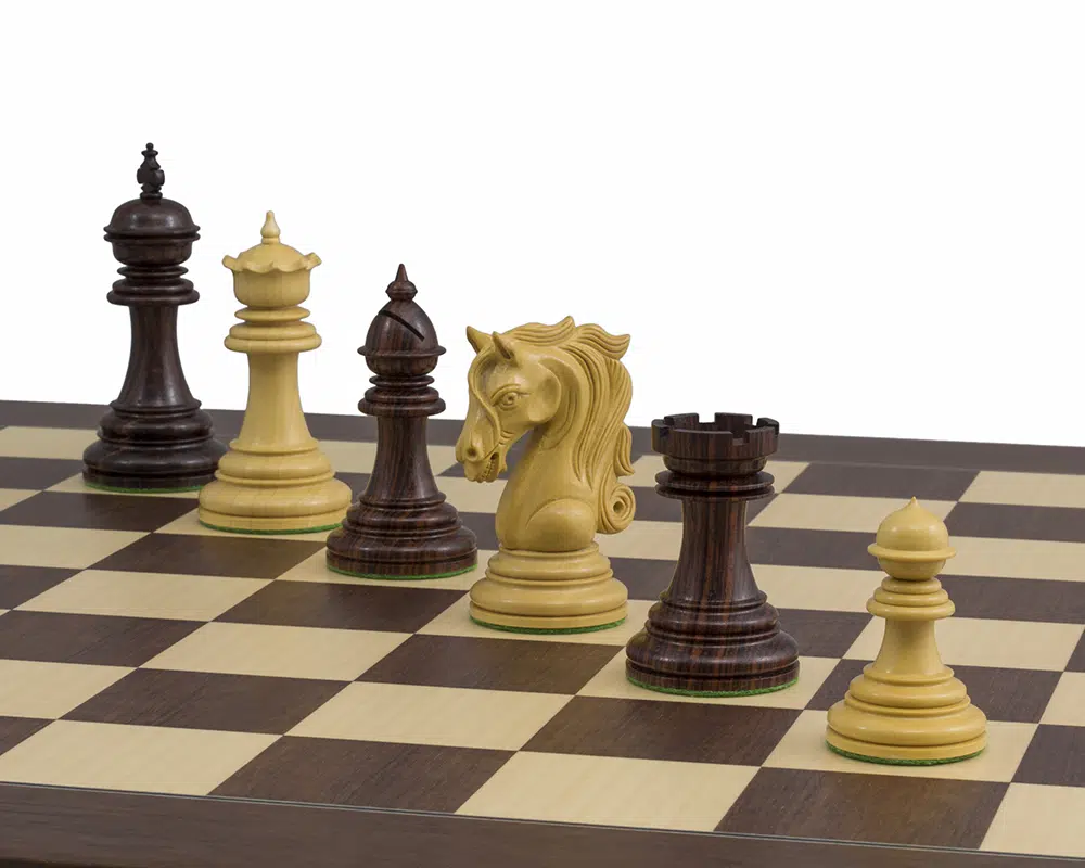 Ensemble Porte du Roi Echiquier en Bois d'Erable & Jeu d'Echecs en Bois de Rose