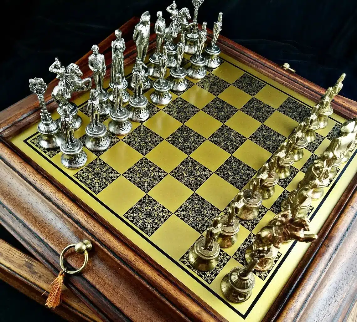 Conjunto Grande Napoleão IV Tabuleiro de Xadrez em Madeira Original e Jogo de Xadrez em Metal - Image 5