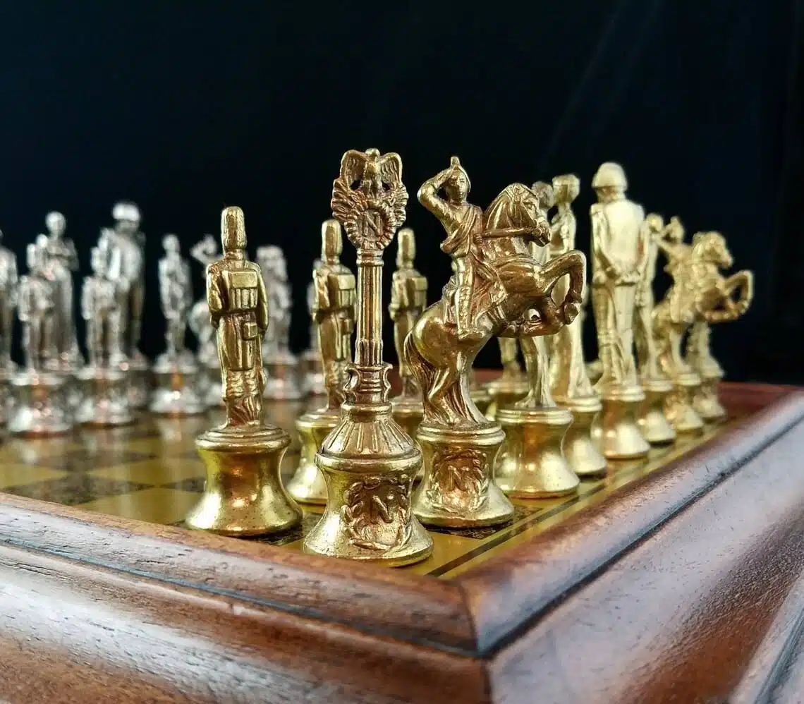 Conjunto Grande Napoleão IV Tabuleiro de Xadrez em Madeira Original e Jogo de Xadrez em Metal - Image 6