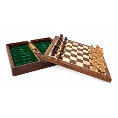Jogo de viagem aberto com tabuleiro dobrado e compartimento em feltro verde