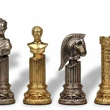 Pièces d'échecs Colonne Romaine en métal doré et argenté, bustes sur colonnes
