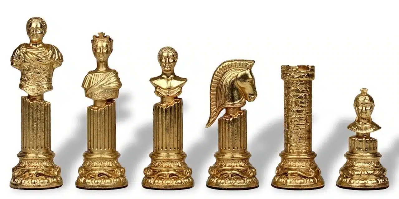 Pièces d'échecs Empire Romain VIII dorées, roi, dame, cavalier et tour