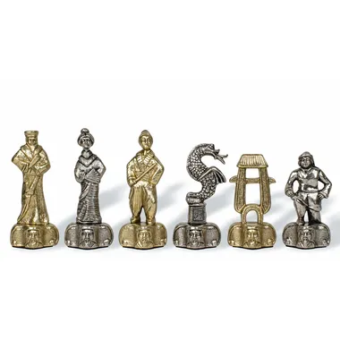 Peças de xadrez Samurai em metal dourado e prateado, dragão e figuras