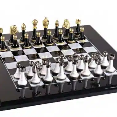 Conjunto Staunton Design II Tabuleiro em Madeira Lacada & Jogo de Xadrez em Metal Maciço Lacado Preto e Branco