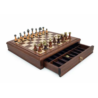 Conjunto Classic XIV com tabuleiro de nogueira e gaveta de arrumação aberta