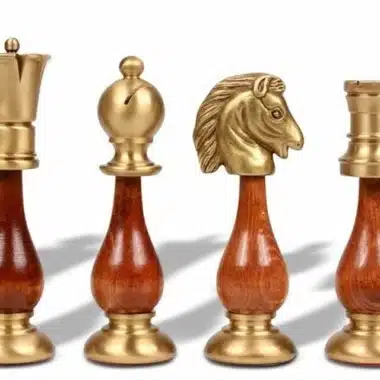 Alternative view of Jogo de Xadrez Oriental Grande em Madeira e Latão Maciço
