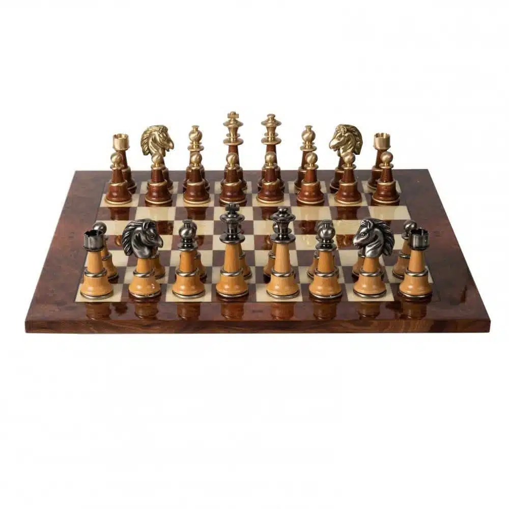 Conjunto Staunton XL II Tabuleiro de Xadrez em Madeira de Ulmeiro e Urze Lacada & Jogo de Xadrez em Madeira e Latão