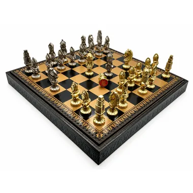 Jogo de xadrez Medieval III com tabuleiro em pele sintética e peças em metal dourado e prateado