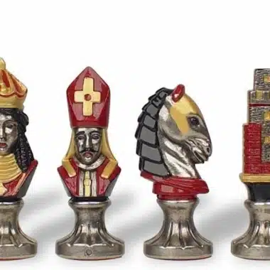 Alternative view of Jogo de Xadrez em Metal Pintado à Mão Medieval II