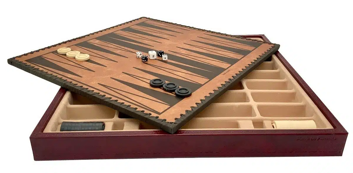 Conjunto Napoleão III Tabuleiro de Xadrez em Couro Sintético Vermelho e Jogo de Xadrez em Metal Pintado à Mão - Image 6