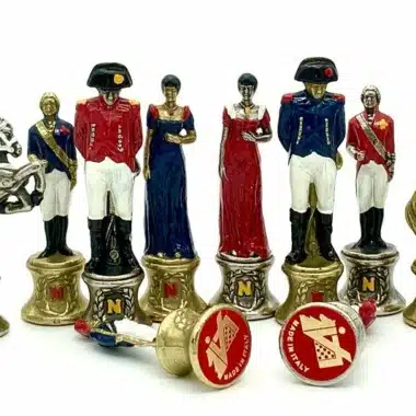 Detalhe das figuras Napoleão III pintadas à mão, personagens e cavaleiro