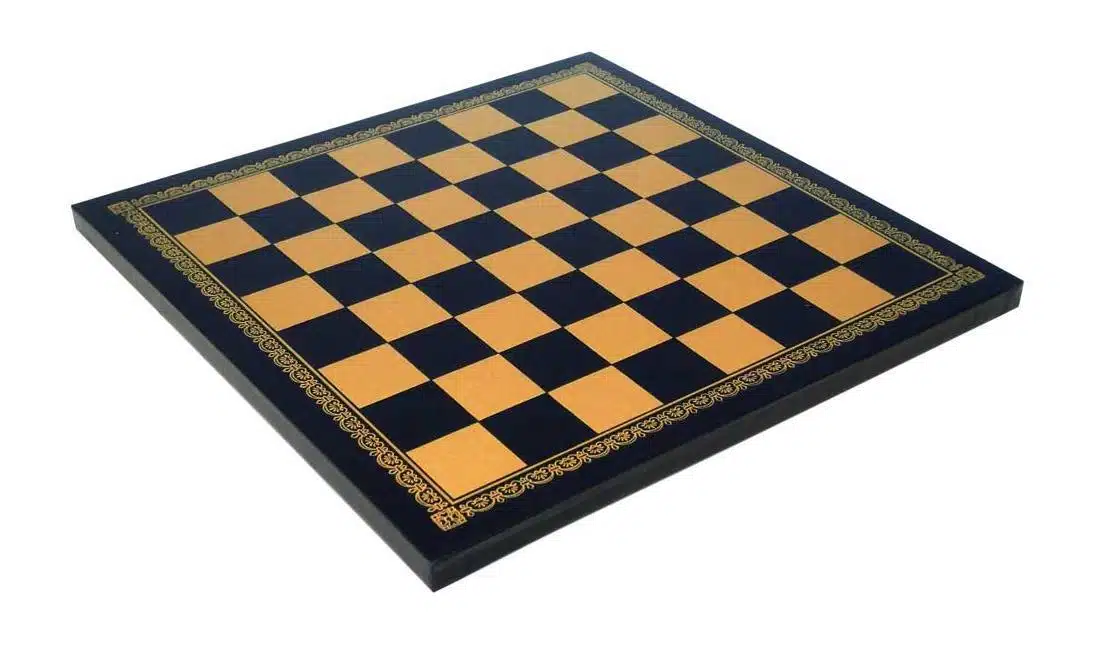 Conjunto Busto Medieval II Tabuleiro Preto e Dourado em Couro Sintético e Jogo de Xadrez em Resina Pintado à Mão - Image 14