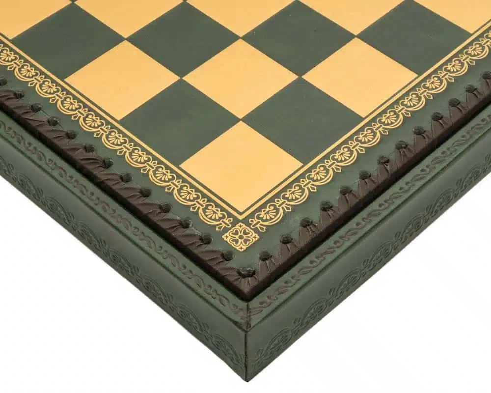 Conjunto Camelot Rei Artur XIII Tabuleiro de Xadrez com Arrumação e Jogo de Xadrez em Metal - Image 18