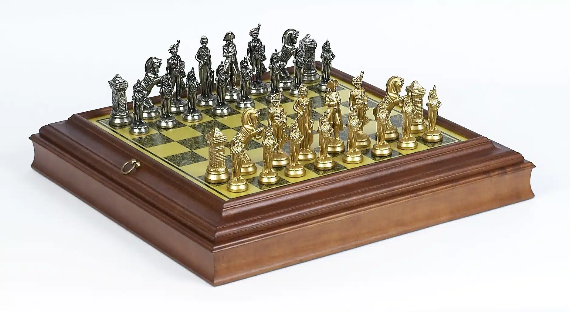 Conjunto Grande Napoleão IV Tabuleiro de Xadrez em Madeira Original e Jogo de Xadrez em Metal