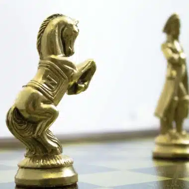 Jogo de Xadrez em Metal Grande Napoleão - Image 4