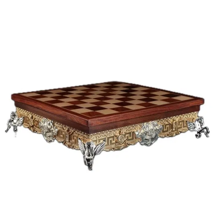 Tabuleiro de Xadrez com Pé em Metal Dourado e Madeira Maciça com Compartimento de Arrumação - Image 4