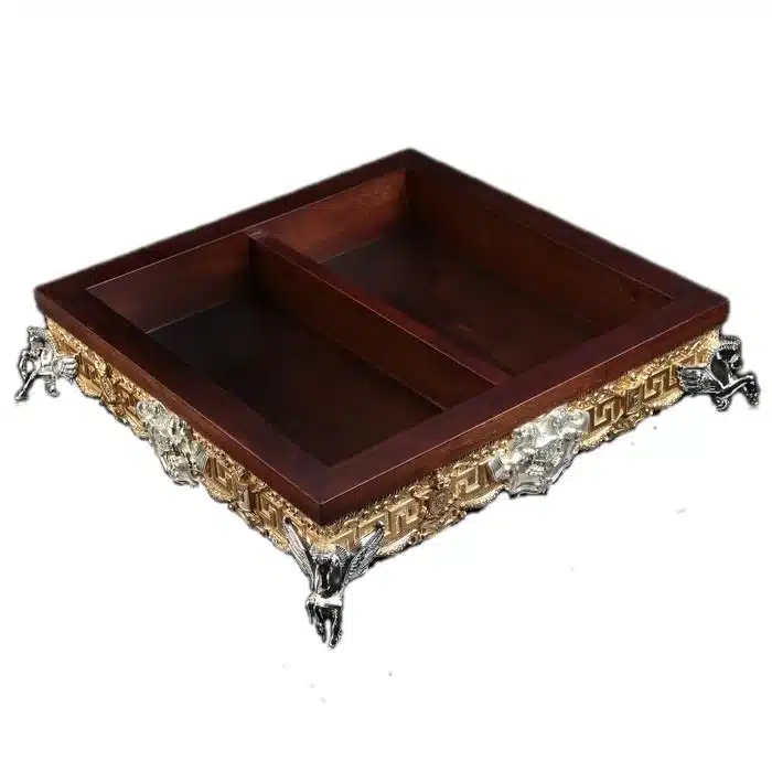Tabuleiro de Xadrez com Pé em Metal Dourado e Madeira Maciça com Compartimento de Arrumação - Image 3