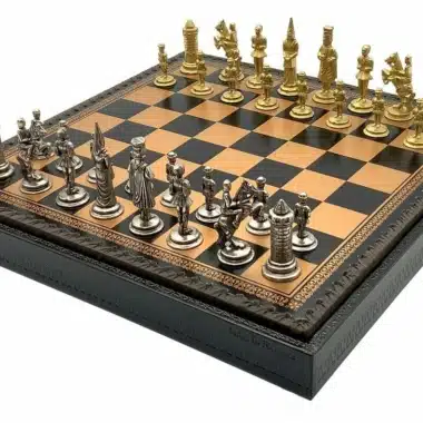 Conjunto Camelot Rei Artur XIV Tabuleiro com Arrumação e Jogo de Xadrez em Metal