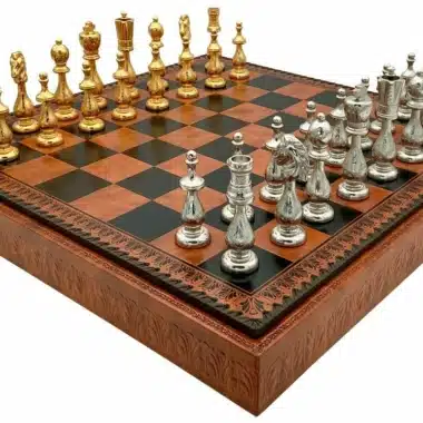 Conjunto Arabic Style IV Tabuleiro em Couro Sintético com Arrumação e Jogo de Xadrez em Metal Dourado e Prateado