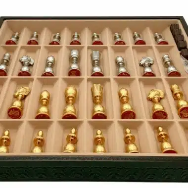 Alternative view of Conjunto Arabic Style V Tabuleiro de Xadrez Preto em Couro Sintético com Arrumação e Jogo de Xadrez em Metal Banhado a Ouro e Prata