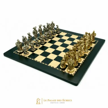 Tabuleiro de xadrez em madeira com peças metálicas Lanzichenecchi III prontas a jogar