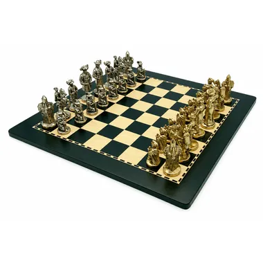 Tabuleiro de xadrez em madeira com peças metálicas Lanzichenecchi III prontas a jogar