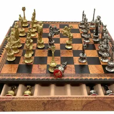 Jogo de xadrez Napoleon completo com tabuleiro mapa antigo e gaveta aberta