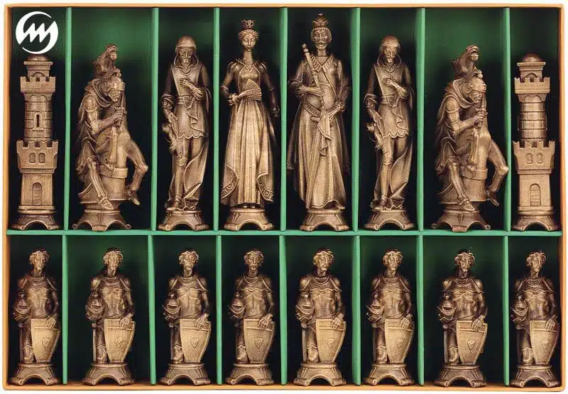 Jeu d'Echecs "Renaissance Bruni et Poli à la Cire" en Bois des Alpes Massif Sculpté Traditionnellement