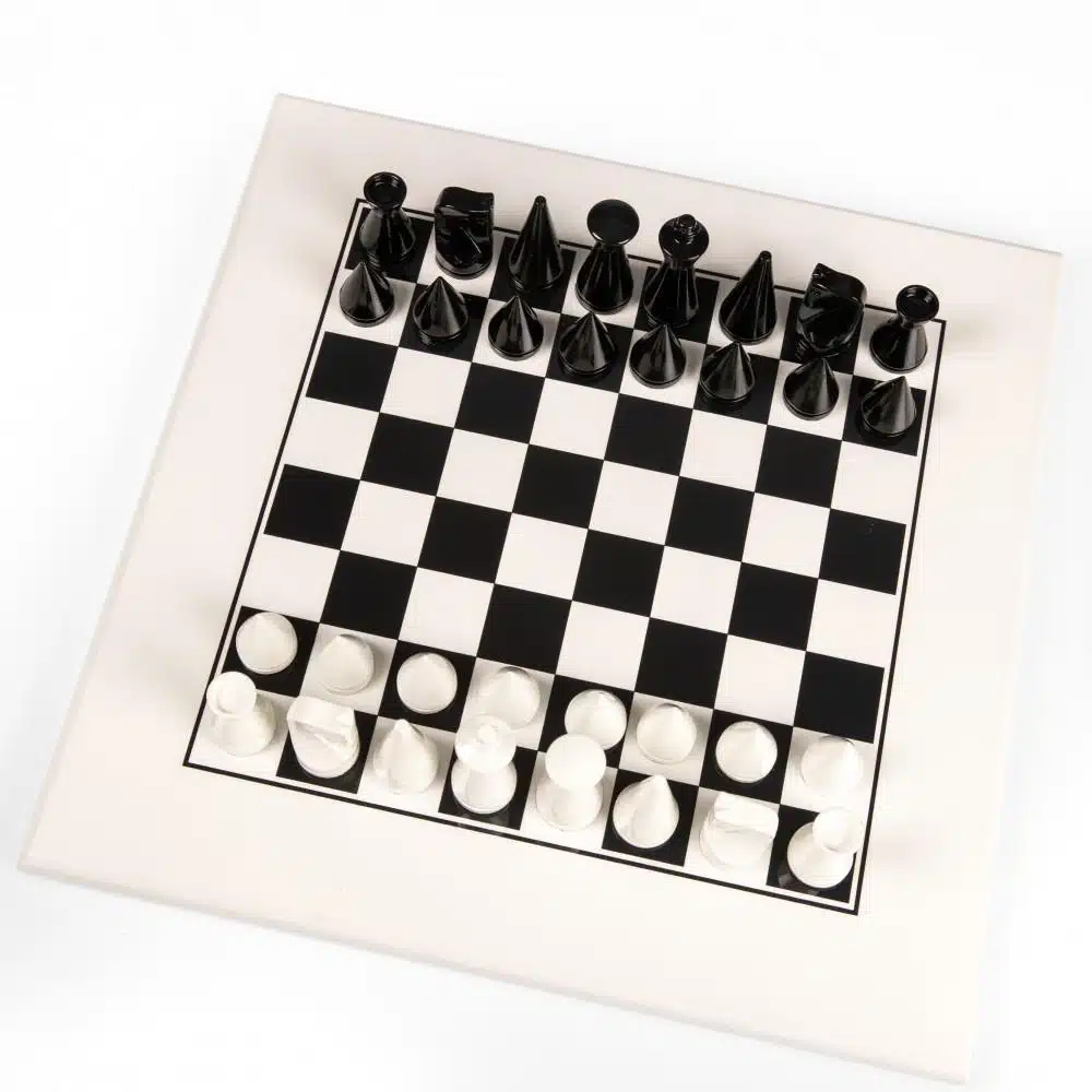 Conjunto Pirâmide Moderno Branco Tabuleiro de Xadrez em Madeira Maciça Lacada Branca & Jogo de Xadrez em Madeira Lacada Preto e Branco - Image 4