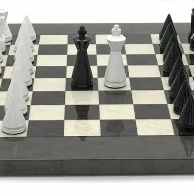 Alternative view of Conjunto Pirâmide Moderno Cinzento Tabuleiro em Madeira de Urze e Ácer & Jogo de Xadrez em Madeira Lacada Preto e Branco
