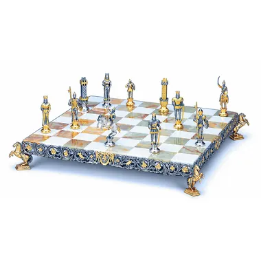 Conjunto "Carlos Magno Imperador do Sacro Império Romano" Tabuleiro de Xadrez e Jogo de Xadrez em Bronze, Ónix e Ouro 24 Quilates
