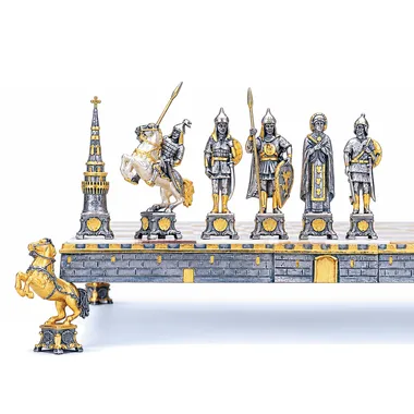 Conjunto "Dimitri Donskoj Príncipe Russo do Século XV" Tabuleiro de Xadrez e Jogo de Xadrez em Bronze, Ónix e Ouro 24 Quilates