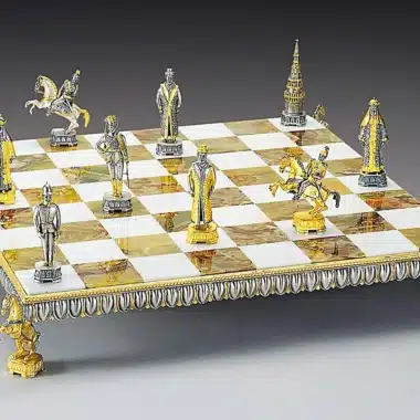 Ensemble "Nicolas II le Dernier Empereur de Russie" Echiquier et Jeu d'Echecs en Bronze, Onyx et Or 24 Carats