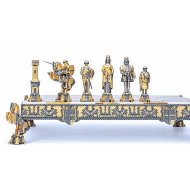 Conjunto "Rei Artur e Guinevere" Tabuleiro de Xadrez e Jogo de Xadrez em Bronze, Ónix e Ouro 24 Quilates