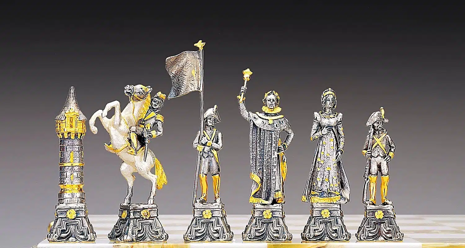 Ensemble "Napoléon Bonaparte et le Tsar Dimitri" Echiquier et Jeu d'Echecs en Bronze, Onyx et Or 24 Carats