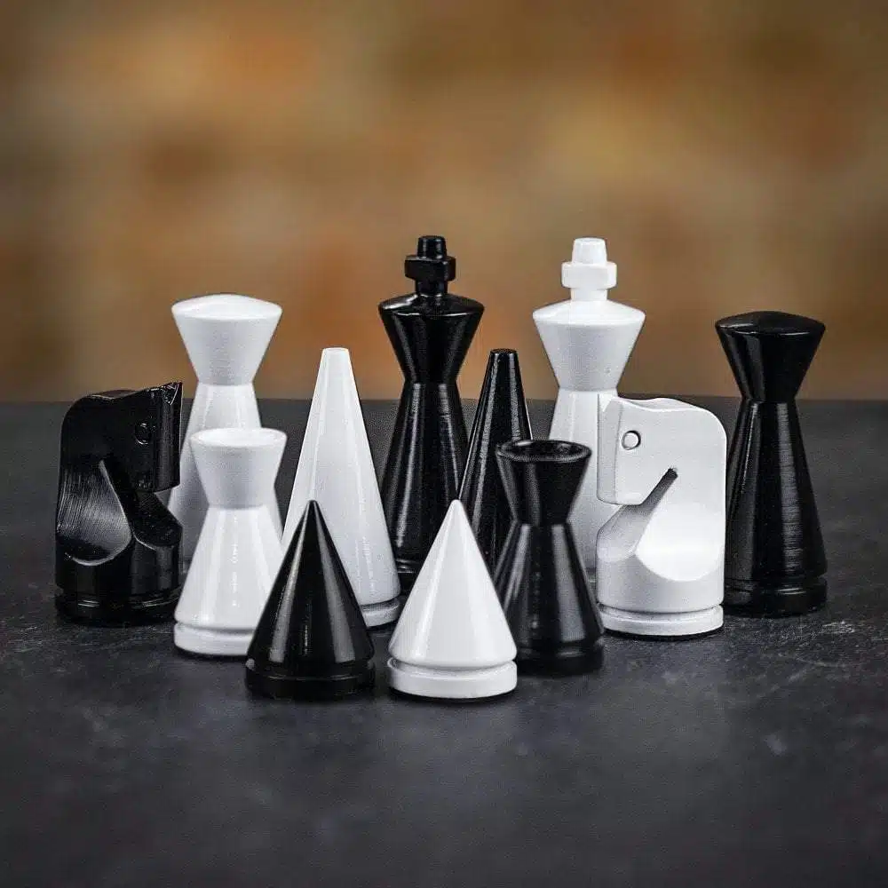 Conjunto Pirâmide Moderno Branco Tabuleiro de Xadrez em Madeira Maciça Lacada Branca & Jogo de Xadrez em Madeira Lacada Preto e Branco - Image 9
