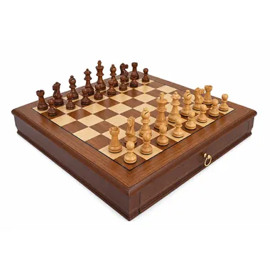 Conjunto Tilleul Small com tabuleiro de xadrez em nogueira, peças Staunton e caixa de arrumação
