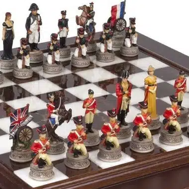 Alternative view of Conjunto Batalha de Waterloo 1 Tabuleiro de Xadrez em Madeira e Mármore e Jogo de Xadrez Pintado à Mão