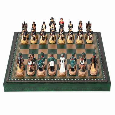 Conjunto Napoleão Campanha da Rússia IV, peças em resina sobre tabuleiro verde, vista frontal