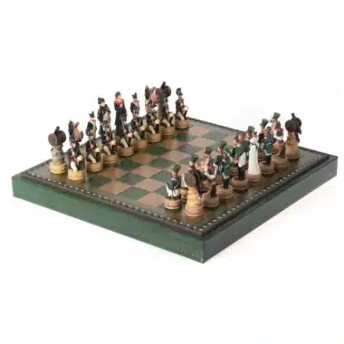 Alternative view of Conjunto Napoleão Campanha da Rússia IV Jogo de Xadrez em Resina e Tabuleiro em Couro Sintético Verde