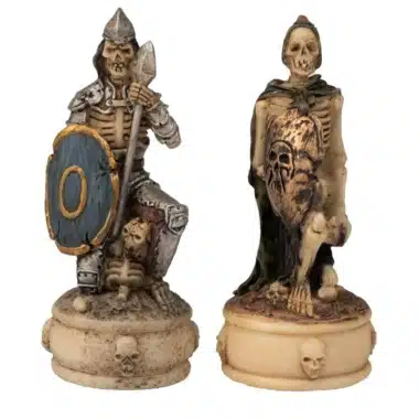 Conjunto Mortos-Vivos III Tabuleiro de Xadrez em Couro Sintético Mundo Antigo com Arrumação e Jogo de Xadrez em Resina Pintado à Mão - Image 14