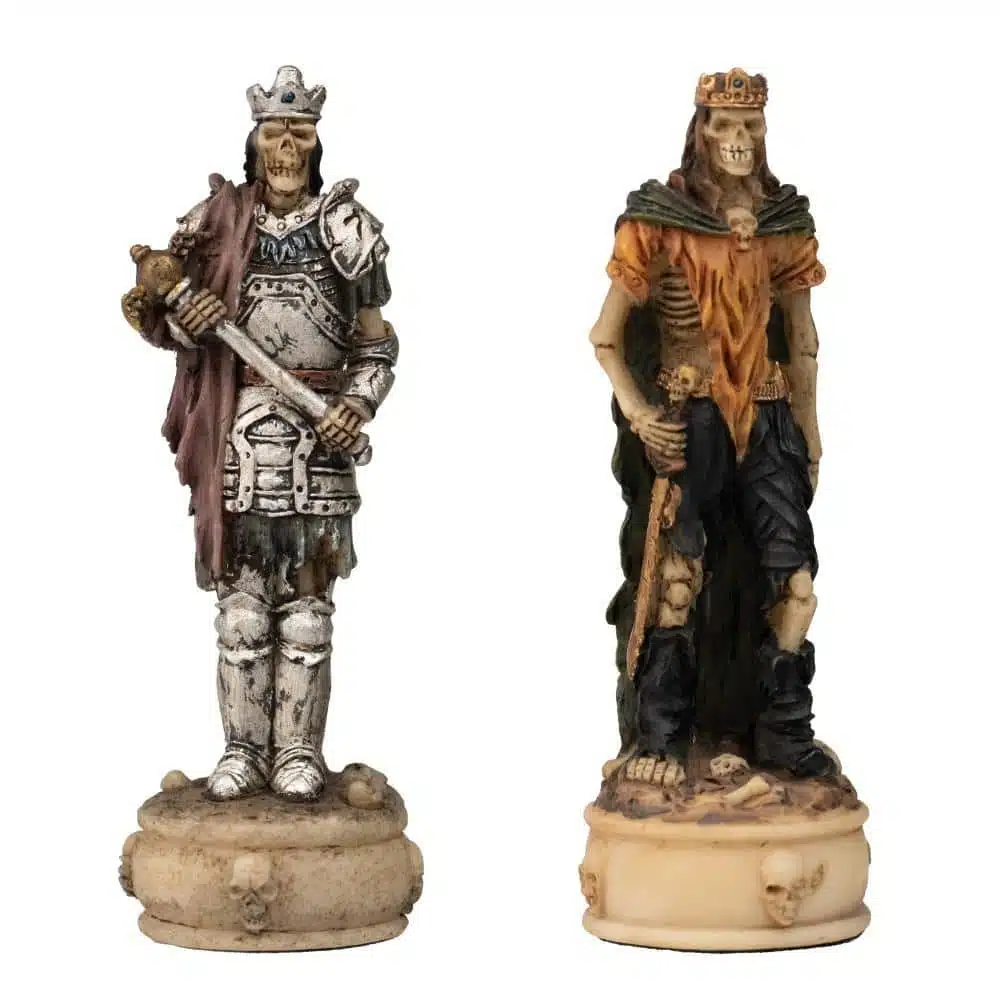 Conjunto Mortos-Vivos Tabuleiro em Couro Sintético Preto e Jogo de Xadrez em Resina Pintado à Mão - Image 17
