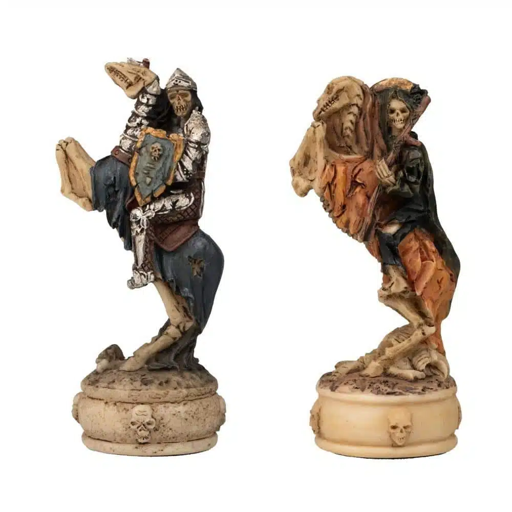 Conjunto Mortos-Vivos Tabuleiro em Couro Sintético Preto e Jogo de Xadrez em Resina Pintado à Mão - Image 16
